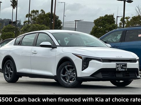 New 2026 Kia K4 LXS image 2