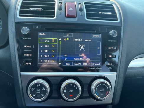 Used 2016 Subaru Crosstrek 2.0i Premium AWD/4WD image 14