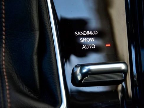 Used 2022 Jeep Compass Limited image 24