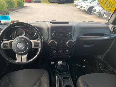 Used 2018 Jeep Wrangler Unlimited Sport AWD/4WD image 5