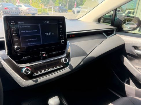 Used 2020 Toyota Corolla LE FWD image 13