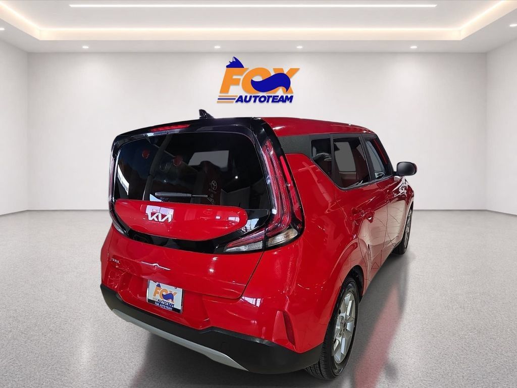 Used 2023 Kia Soul S FWD image 4