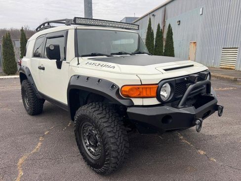 Used 2014 Toyota FJ Cruiser 4WD image 1