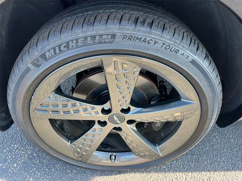 Used 2025 Genesis GV70 2.5T w/ Sport Prestige Package image 17