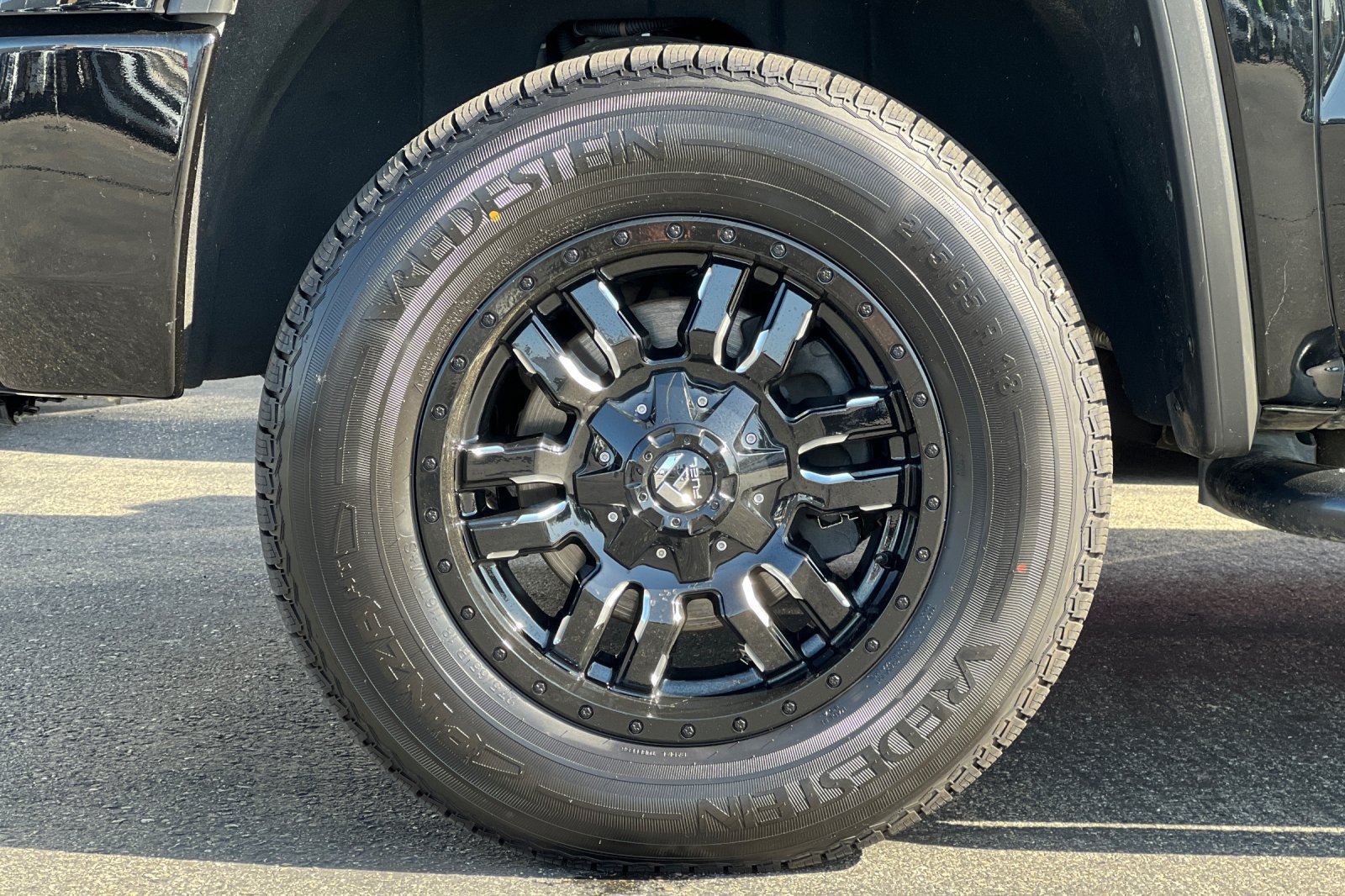 Used 2018 GMC Sierra 1500 SLT w/ All Terrain Package AWD/4WD image 40