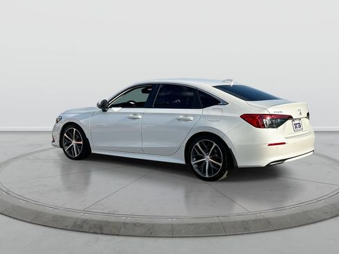 Used 2022 Honda Civic Touring image 6