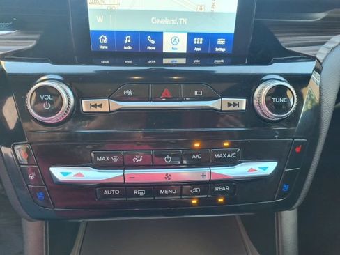 Used 2023 Ford Explorer Limited w/ Limited Technology Package AWD/4WD image 23