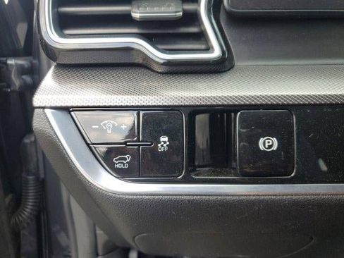Used 2024 Kia Sportage SX image 30