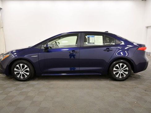 Used 2020 Toyota Corolla LE w/ Carpet Mat Package (TMS) image 4