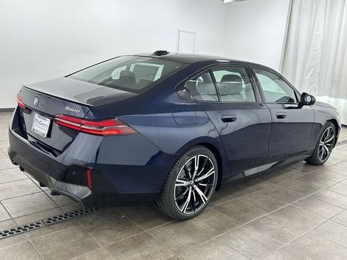 New 2026 BMW 550e xDrive image 5