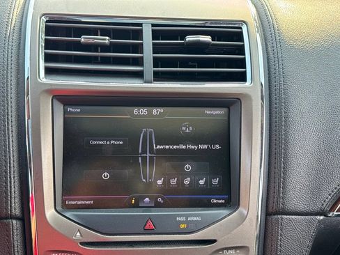 Used 2013 Lincoln MKX FWD image 17