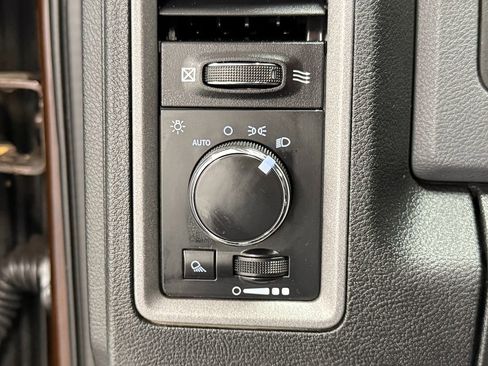 Used 2015 RAM 1500 ST w/ SXT Appearance Group image 18