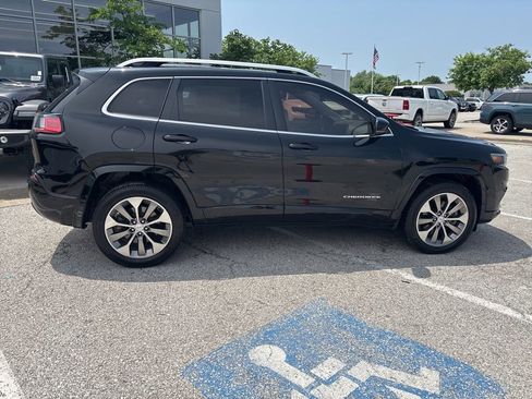 Used 2019 Jeep Cherokee Overland AWD/4WD image 29