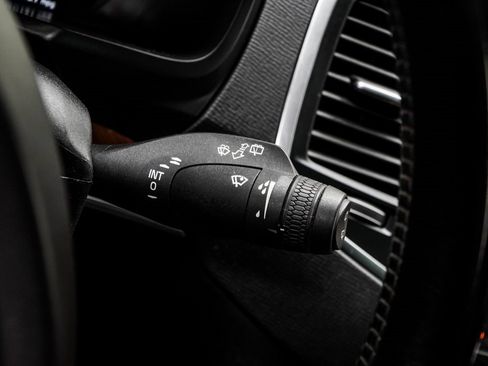 Used 2021 Volvo XC90 T8 Inscription Expression w/ Climate Package image 32