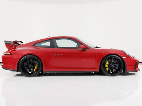 Used 2018 Porsche 911 GT3 RWD image 2