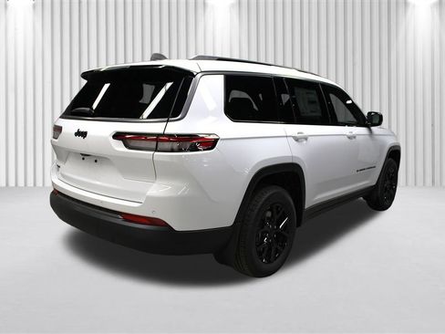 New 2026 Jeep Grand Cherokee L 4WD image 3