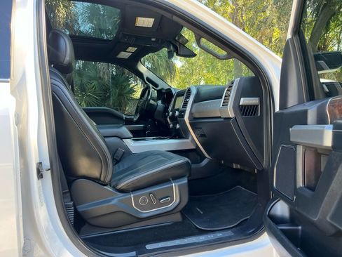 Used 2017 Ford F350 Platinum w/ Platinum Ultimate Package image 25