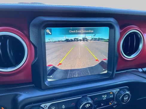 Used 2022 Jeep Gladiator Rubicon w/ Cold Weather Group AWD/4WD image 25