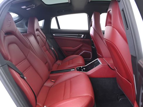 Certified 2023 Porsche Panamera 4 Platinum Edition AWD/4WD image 18