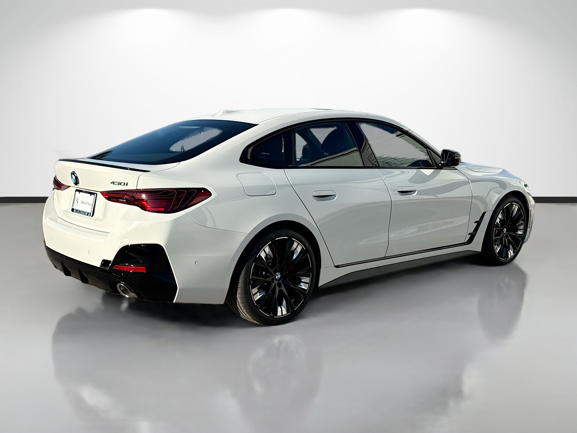 New 2026 BMW 430i w/ M Sport Package RWD image 3