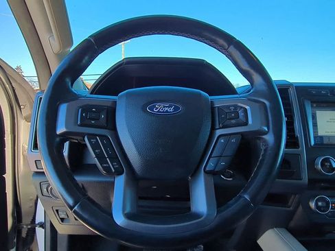 Used 2018 Ford Expedition Platinum image 25