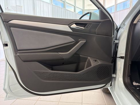New 2026 Volkswagen Jetta SE FWD image 16