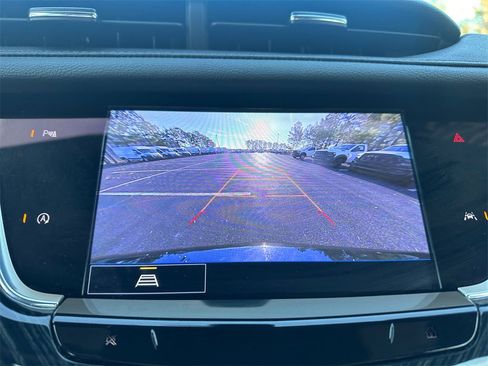 Used 2025 Cadillac XT6 Premium Luxury image 21