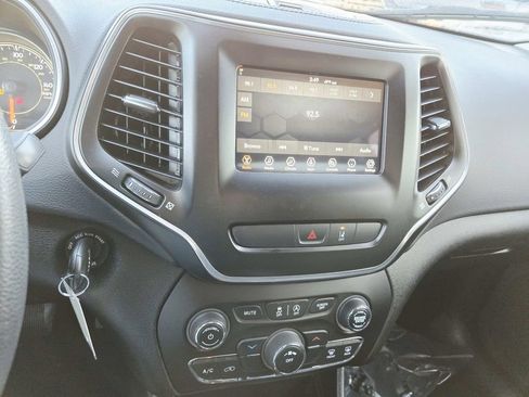 Used 2021 Jeep Cherokee Latitude image 25