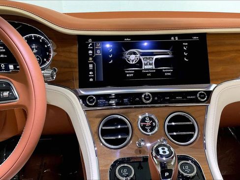 Used 2024 Bentley Continental GT image 11