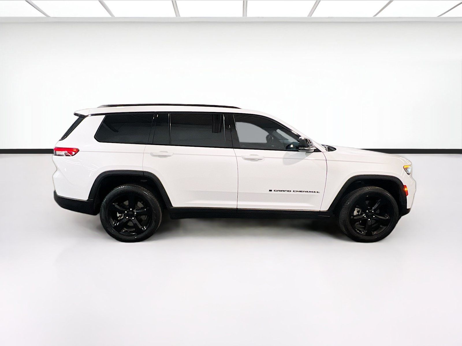 Used 2022 Jeep Grand Cherokee L Limited w/ Black Appearance Package AWD/4WD image 25