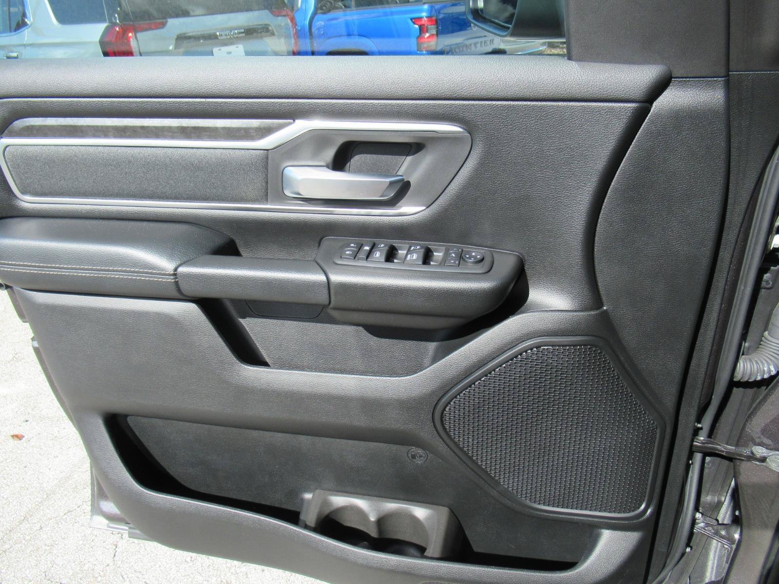 Used 2019 RAM 1500 4x4 Crew Cab image 20