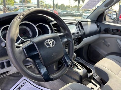 Used 2014 Toyota Tacoma 2WD Regular Cab image 12