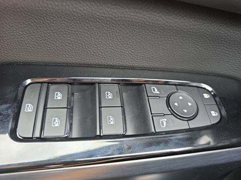 New 2026 Nissan Pathfinder SL FWD image 30