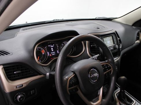 Used 2018 Jeep Cherokee Latitude image 21