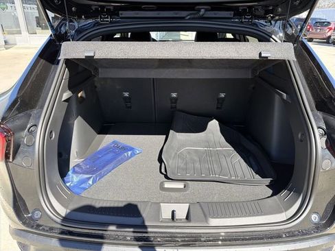 New 2026 Chevrolet Trax RS w/ Sunroof Package image 24