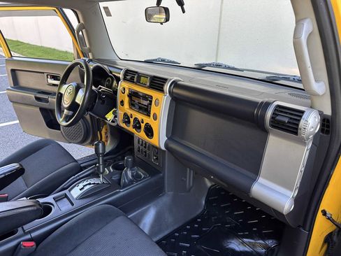 Used 2007 Toyota FJ Cruiser 4WD image 30