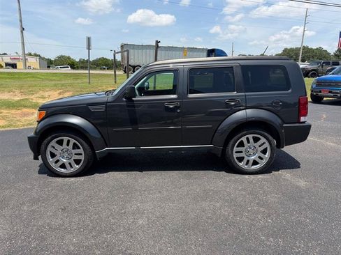 Used 2011 Dodge Nitro Heat w/ Popular Equipment Group RWD image 2