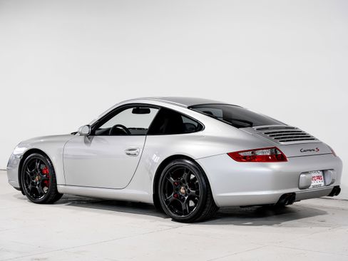 Used 2005 Porsche 911 Carrera S image 8