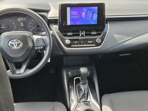 Used 2025 Toyota Corolla LE FWD image 17