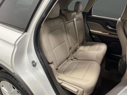 Used 2023 Lincoln Corsair AWD image 31