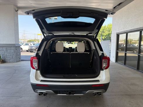 Used 2022 Ford Explorer Platinum w/ Equipment Group 601A AWD/4WD image 15