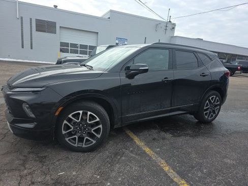 Used 2023 Chevrolet Blazer RS w/ Driver Confidence II Package image 2