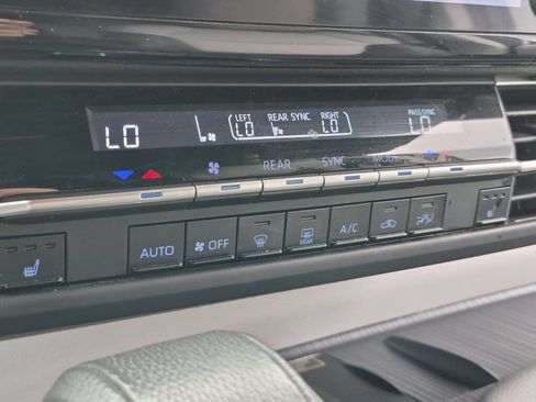 Used 2023 Toyota Sienna XSE w/ XSE Plus Package AWD/4WD image 24
