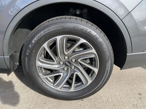 Used 2023 Lincoln Aviator AWD w/ Elements Package image 7