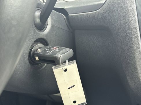 Used 2020 Volkswagen Tiguan S image 17