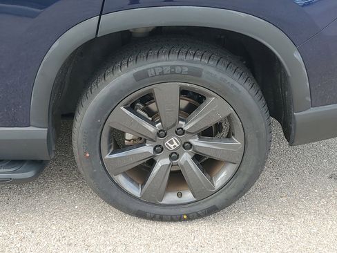 Used 2023 Honda Pilot Sport image 11