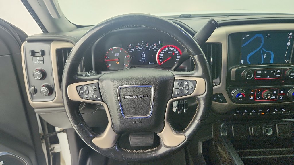 Used 2015 GMC Sierra 2500 Denali w/ Duramax Plus Package AWD/4WD image 18