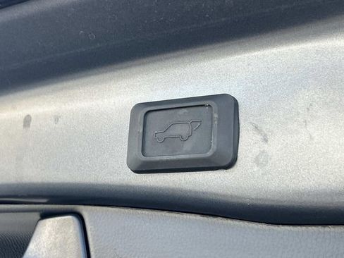 Used 2023 Toyota RAV4 XLE w/ Convenience Package image 13