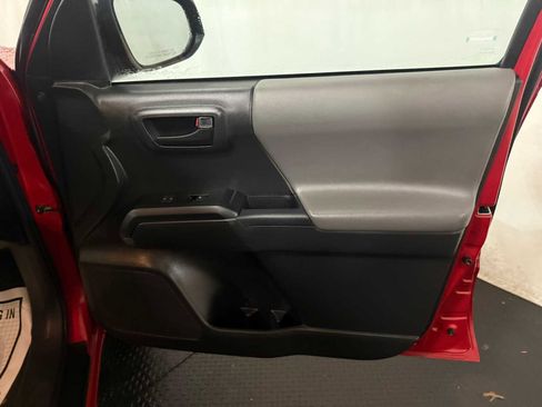 Certified 2022 Toyota Tacoma SR image 27