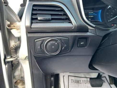 Used 2020 Ford Fusion SE image 19